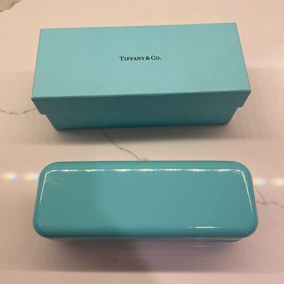 Tiffany & Co. Glasses case and gift box - Picture 3 of 4